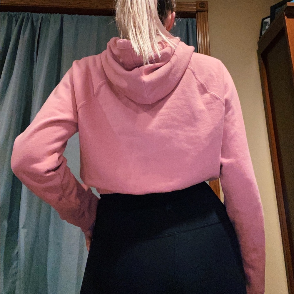 A comfy never worn cropped Hollister pink hoodie
